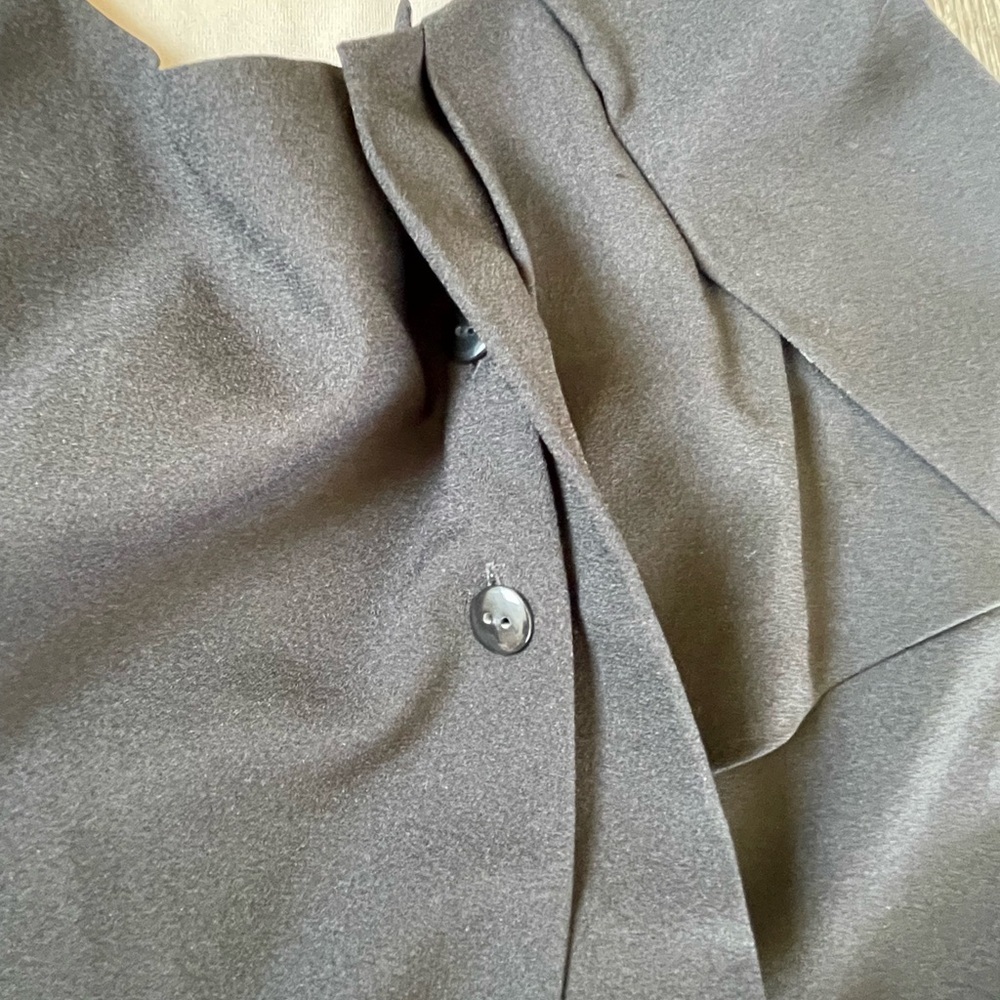 Elegant Black Women's Blouse - Picture 3 of 5
